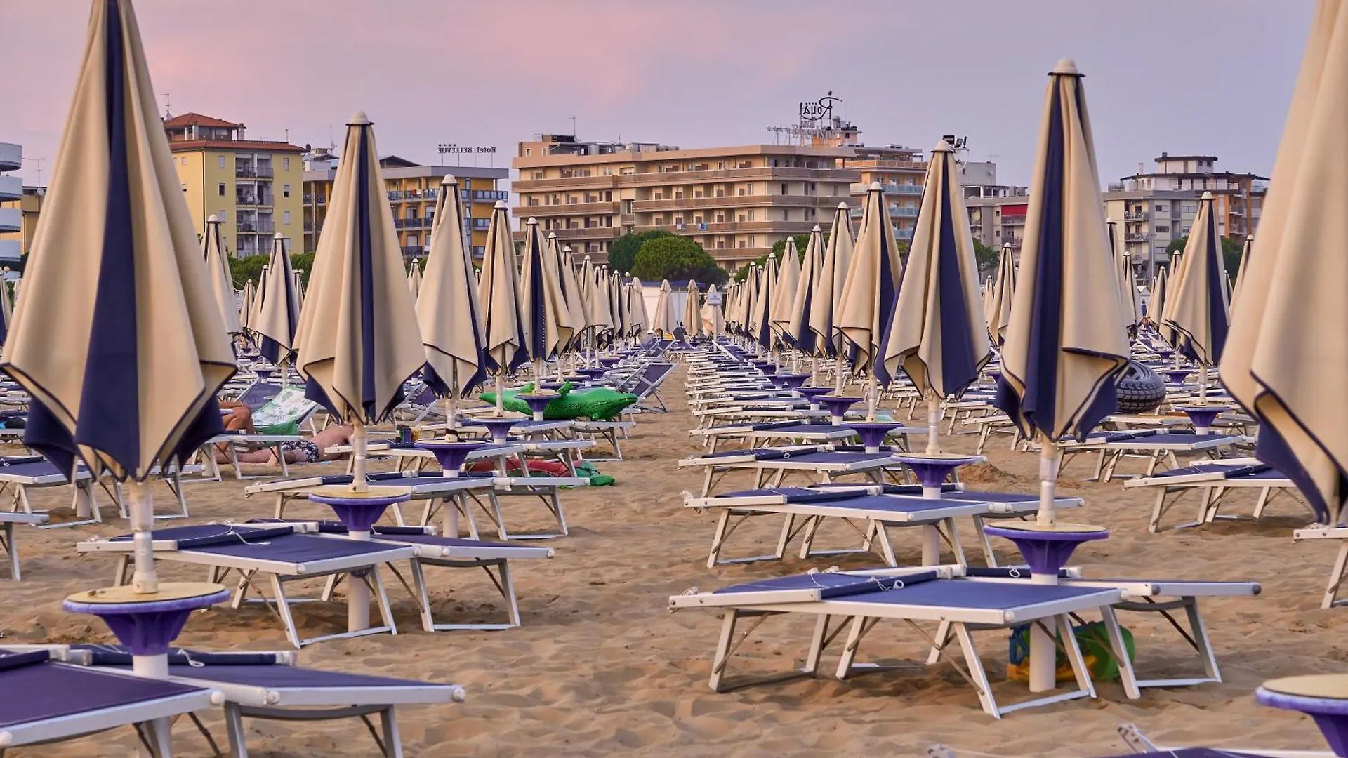 Fully Furnished Apartment On The Top Floor Μπιμπιόνε Ιταλία