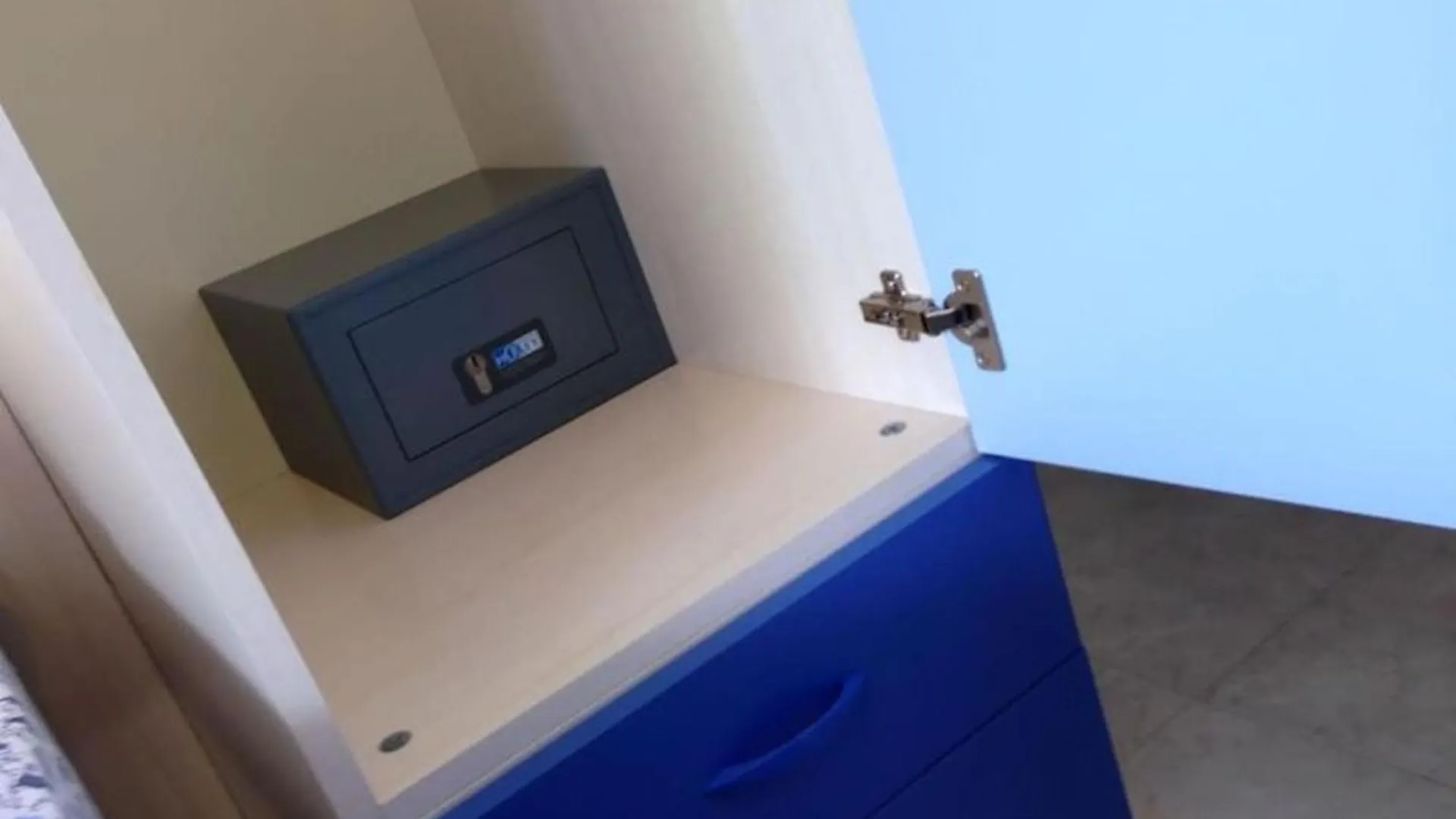 Fully Furnished Apartment On The Top Floor Μπιμπιόνε