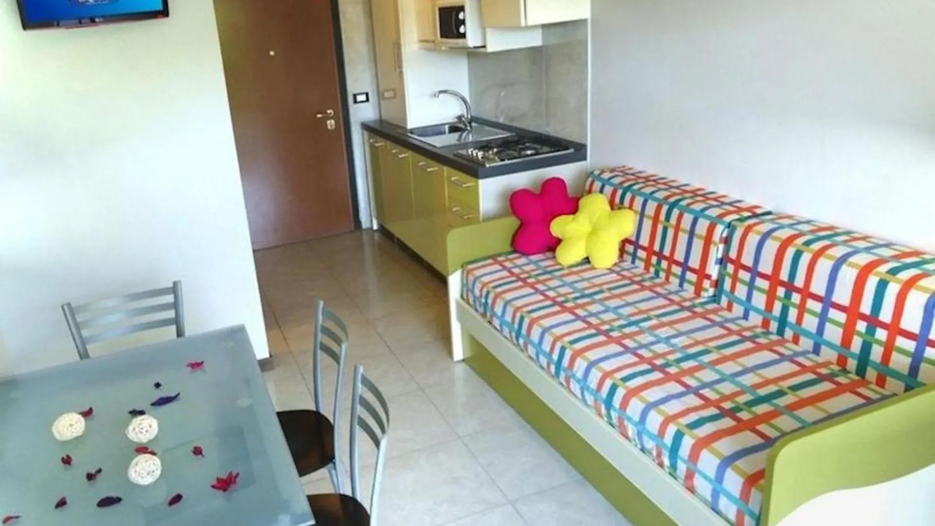 Fully Furnished Apartment On The Top Floor Μπιμπιόνε Ιταλία