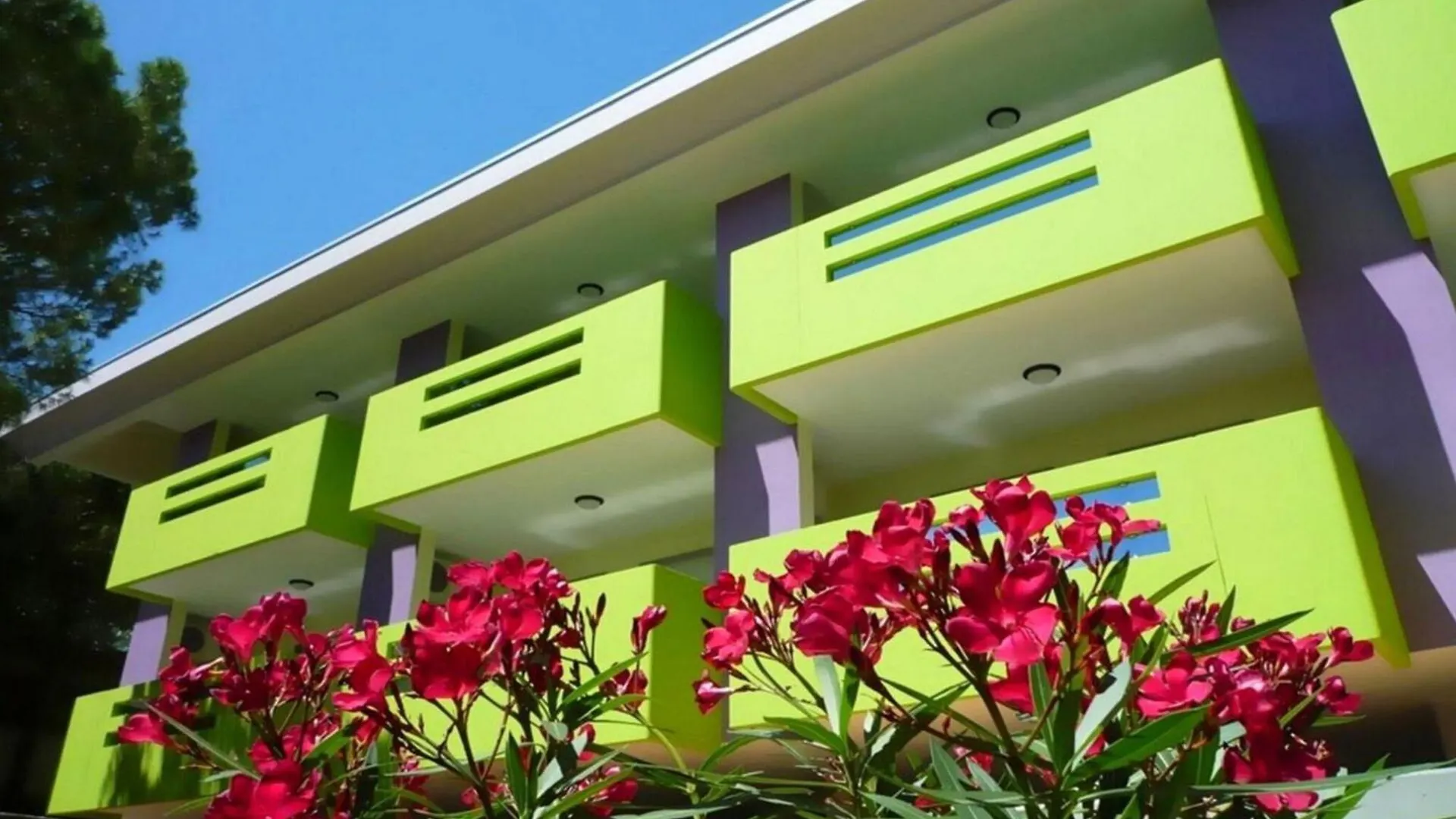 Fully Furnished Apartment On The Top Floor Μπιμπιόνε 0*,